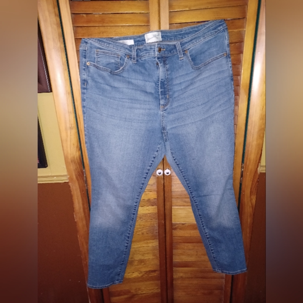Universal Threads High-rise Skinny Jeans Size 18/34R